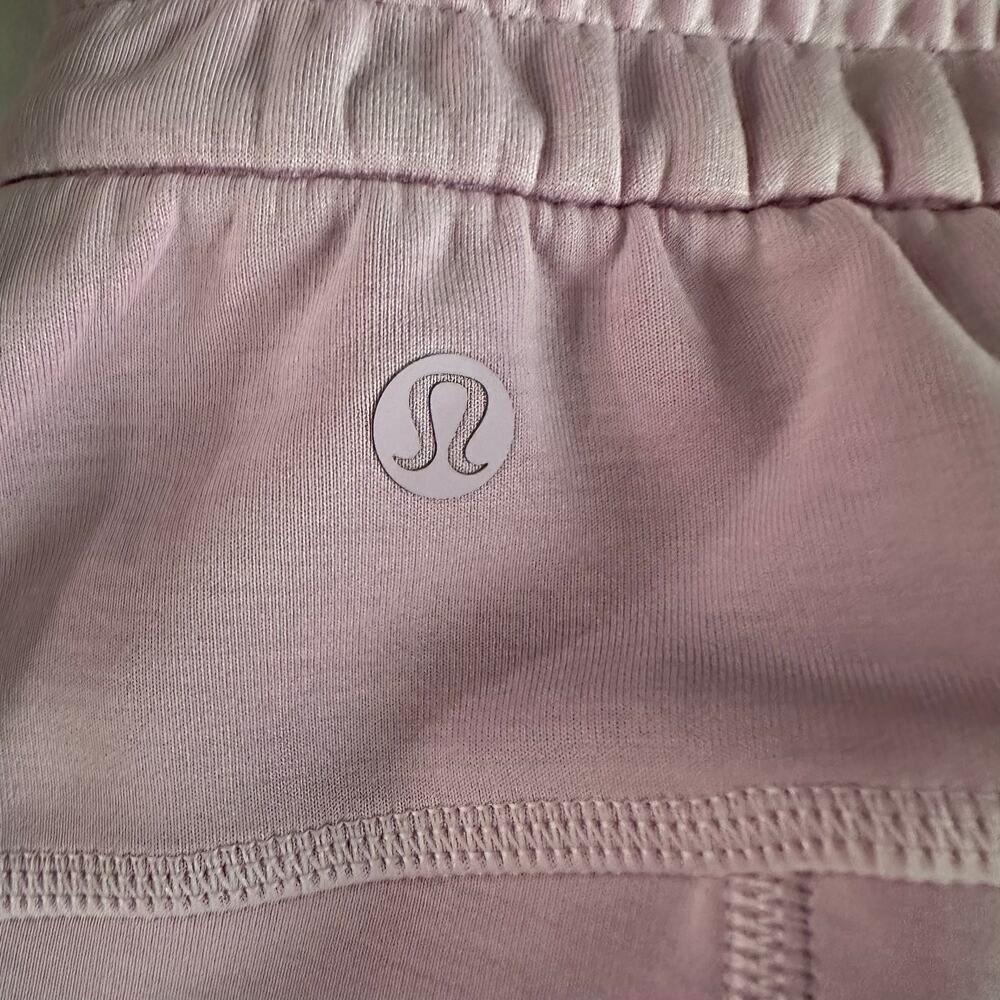 Lululemon Softstreme High-Rise Short 4" Size 4 Vitapink NWT - Picture 5 of 7